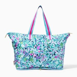 NWT Lilly Pulitzer Weekender Bag Getaway Packable Tote "Dive Bar"